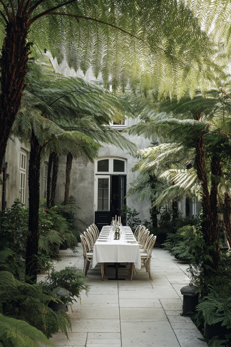 Elegant Courtyard Dining at Nysted House