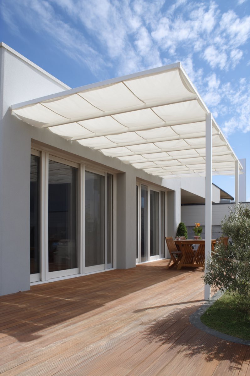 Minimalist White Canvas Roof for Outdoor Shade